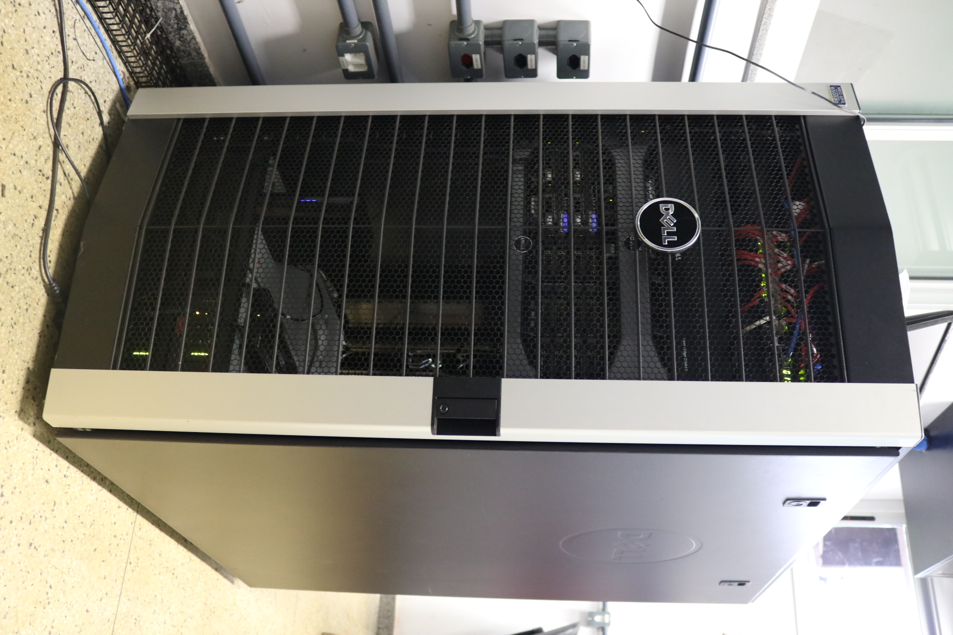 Cluster_Dell1.JPG