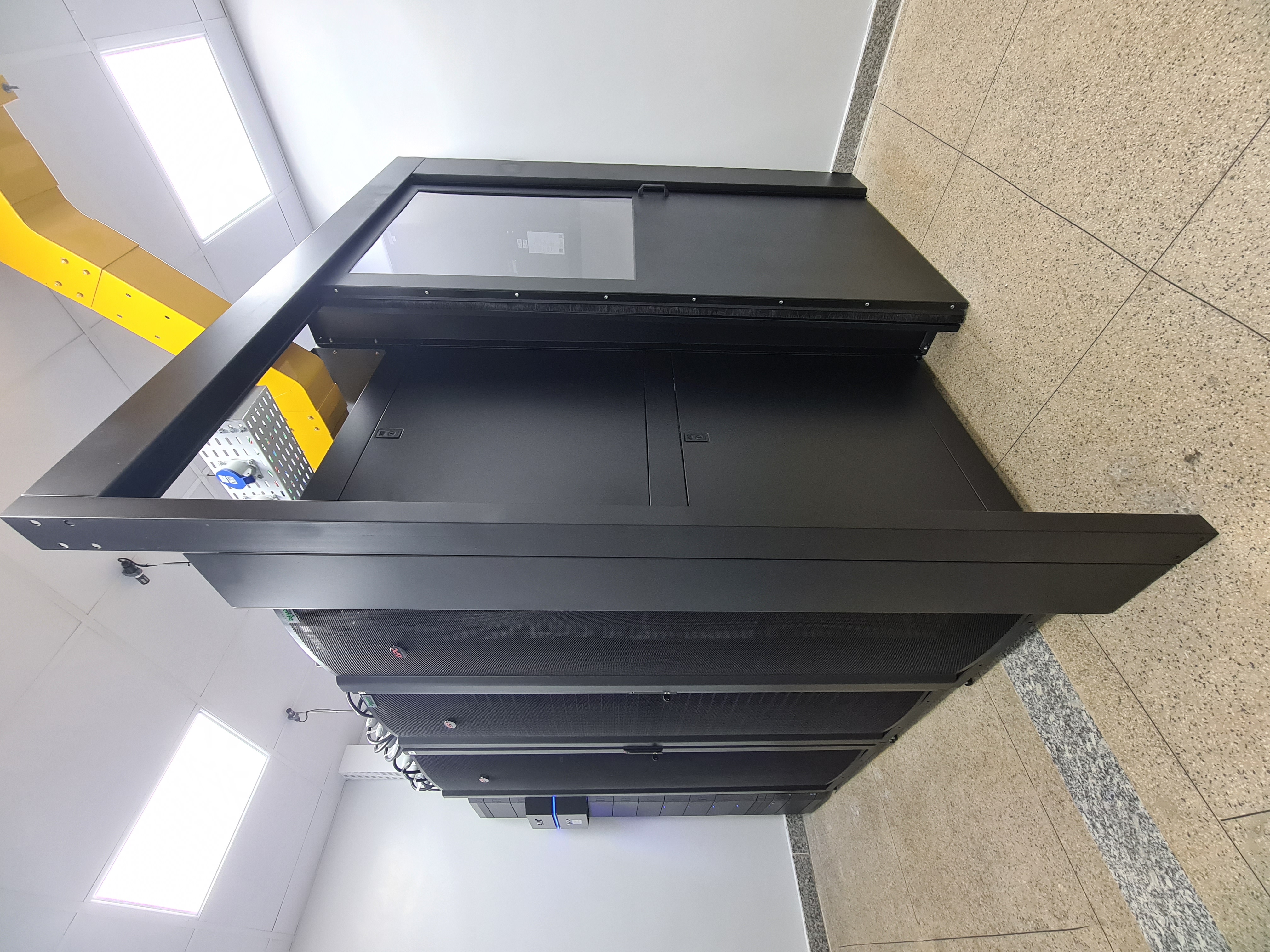racks_e_confinamento_de_ar.jpg