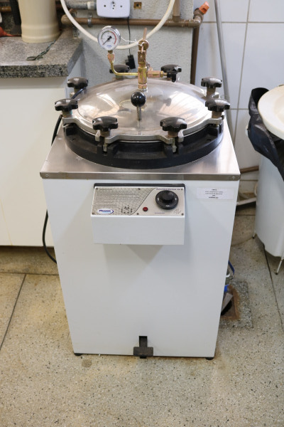 Autoclave_-_marca__Phoenix_Luferco___modelo__AV-75_.JPG
